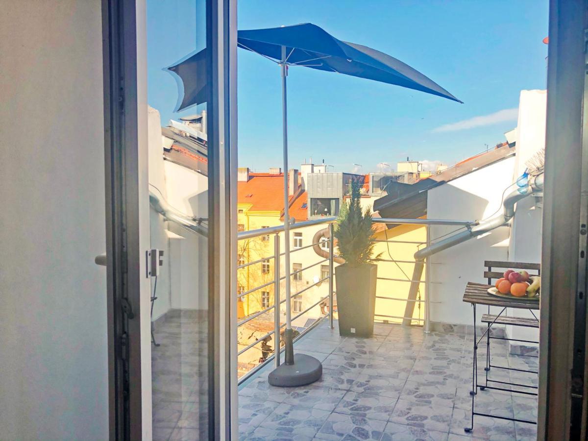 On The Top Apartments Prag Exterior foto